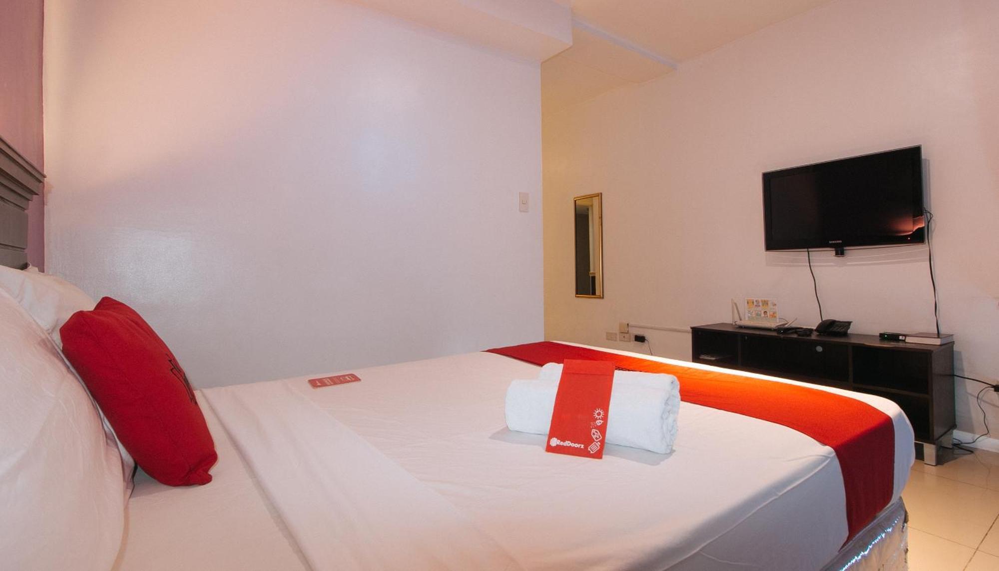 Reddoorz @ Melbourne Suites Makati Makati City Bagian luar foto