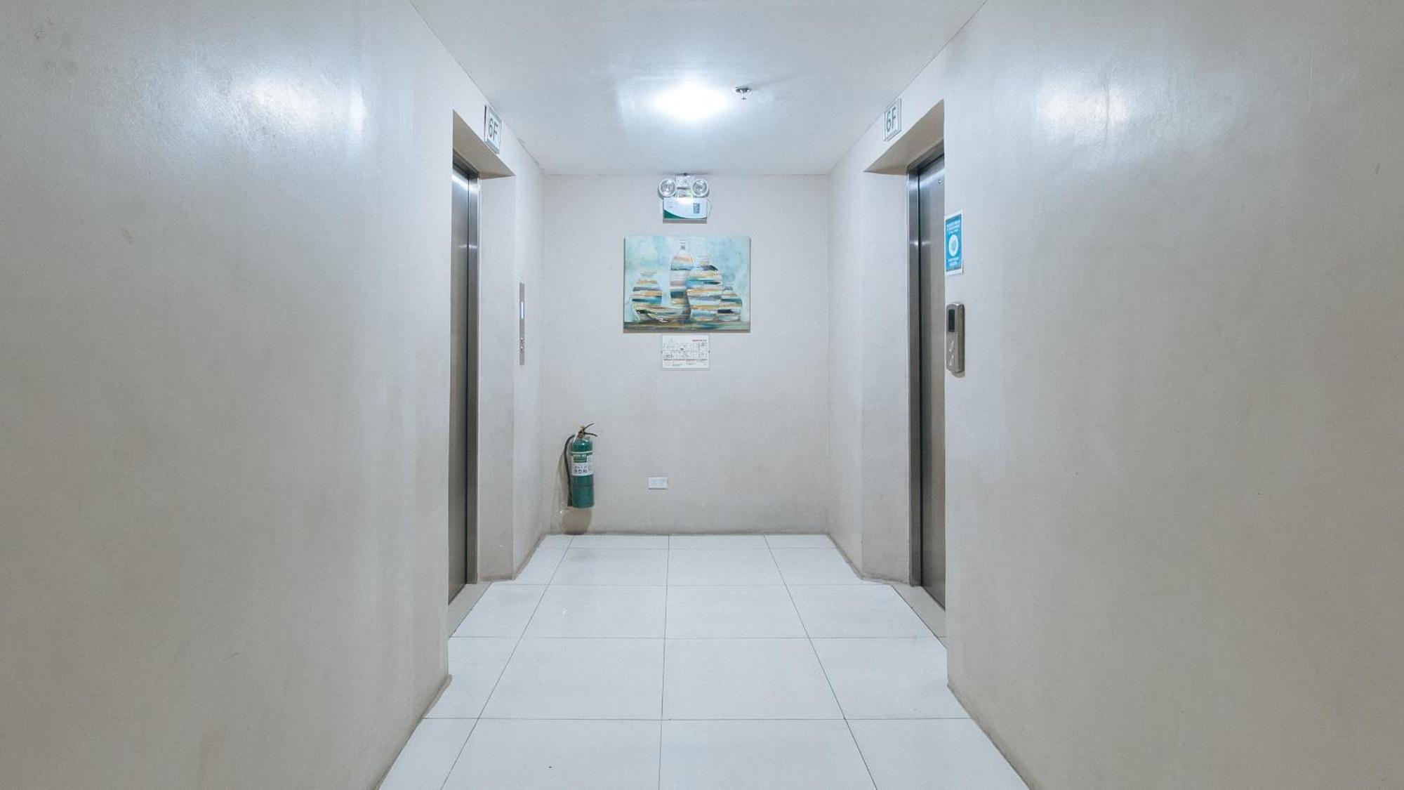 Reddoorz @ Melbourne Suites Makati Makati City Bagian luar foto